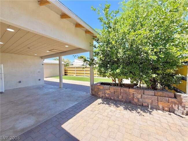 Building Photo - 6144 Rosalita Ave