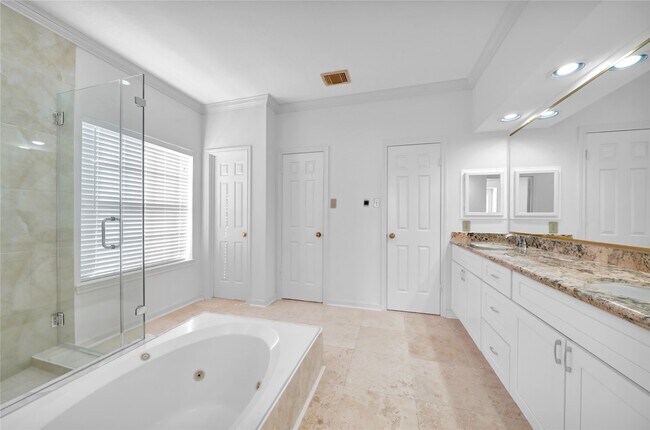Building Photo - 4622 Grand Cayman Dr