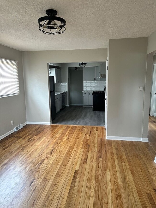Building Photo - 3 bdrm with finished basement!