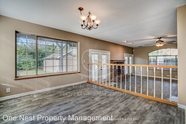 Building Photo - 3 br, 2.5 bath House - 4947 Hemlock Street