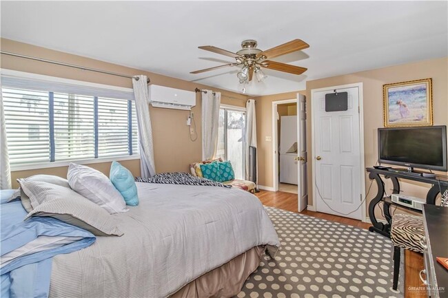 Building Photo - 18 Turner Rd