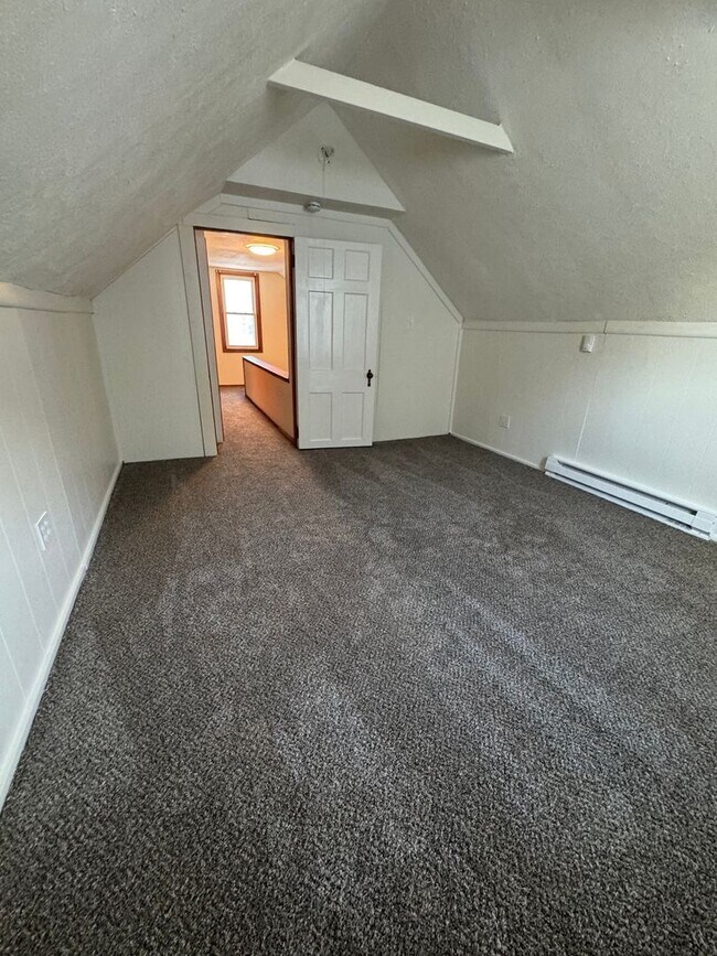 Building Photo - Newly updated 3 bd house in Euclid- NO VOU...