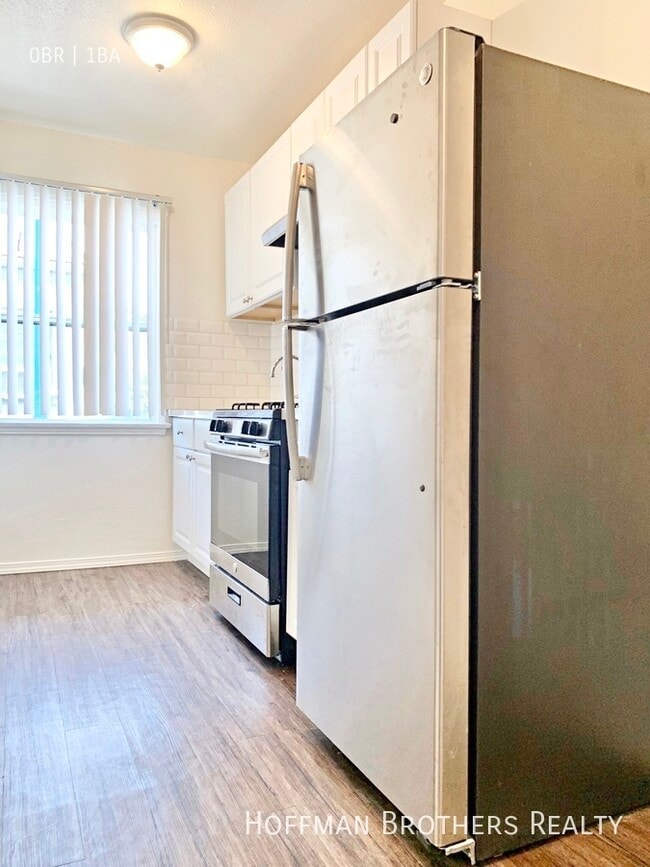Primary Photo - 1212 N Berendo St
