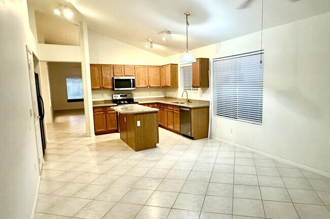 Building Photo - 4256 E Chaparosa Way