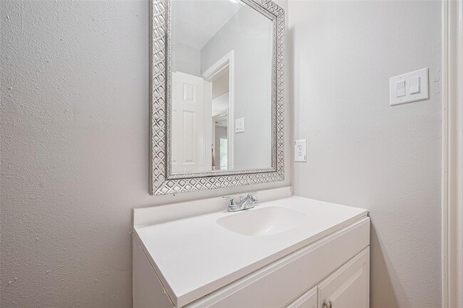 Building Photo - 18139 Flower Grove Ct