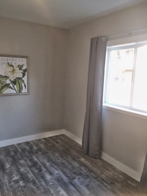 Building Photo - Completely remodeled 3 bed!