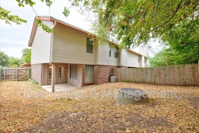 Building Photo - 1707 N Gleason Ave