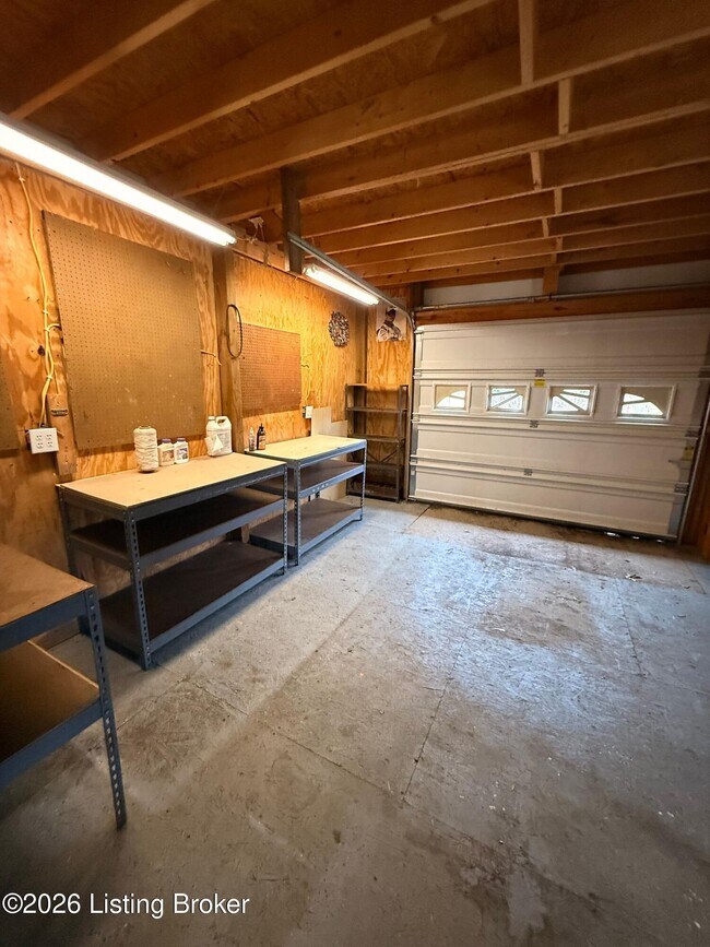 Building Photo - 207 Lake Shore Dr