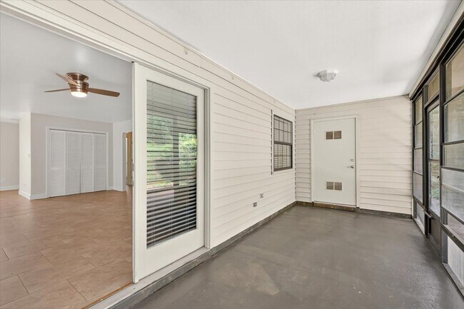 Building Photo - 898 Meginnis Ln