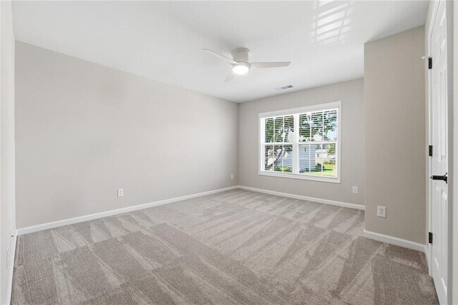 Building Photo - 2725 Blackstock Dr