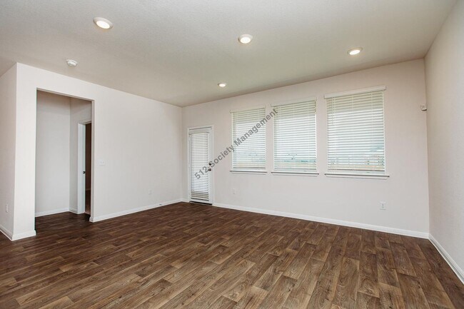 Building Photo - 108 Finley Rae Dr