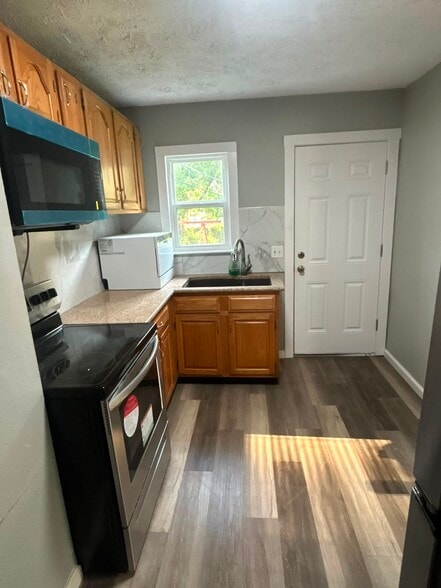 Kitchen - 1002 Corregidor Cir