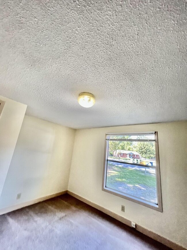 Building Photo - Coming Soon! Moble Home 5 minutes to Beach and UNCW, College Rd shopping, Central Wilmington, Wri...