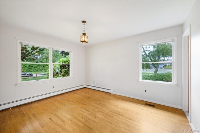 Building Photo - 23 Argonne Rd W