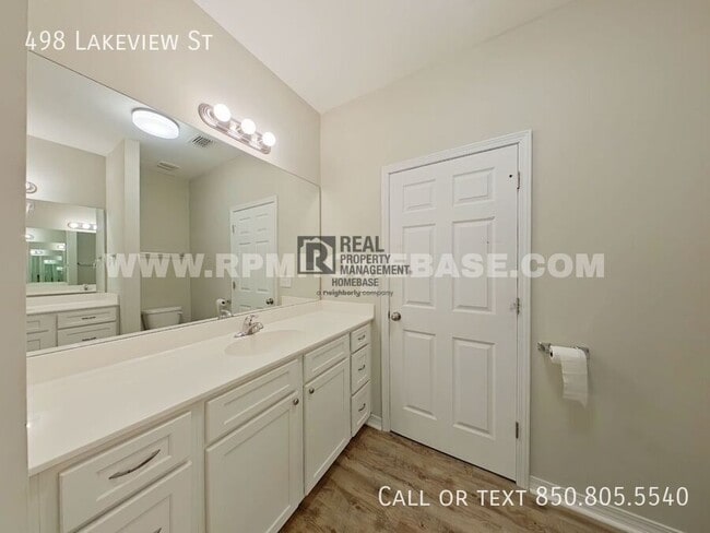 Building Photo - 498 Lakeview St