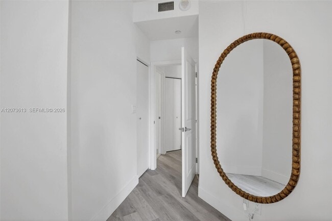 Building Photo - 20185 E Country Club Dr