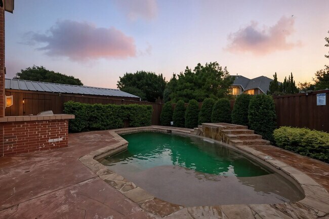 Building Photo - 2303 Chapelwood Dr