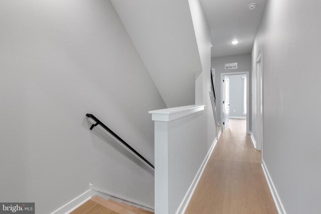 Building Photo - 2344 W Seybert St