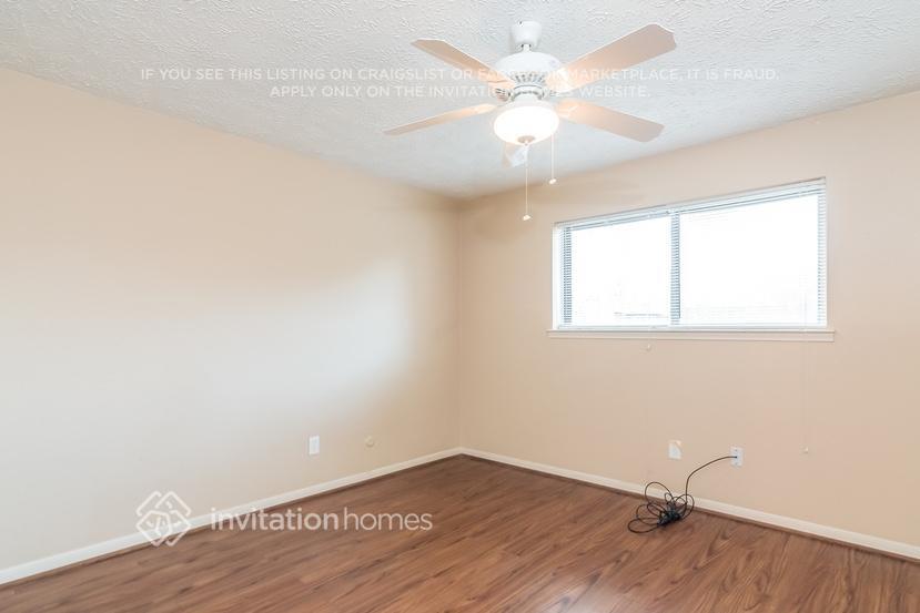 Building Photo - 10127 Sagerock Dr