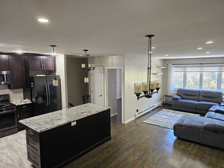 Full - 7214 Bergen Ct