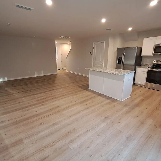 Building Photo - 150 Elyse Overlook Lp