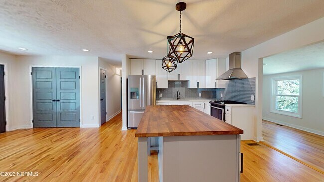 Building Photo - 505 W Rhode Island Ave