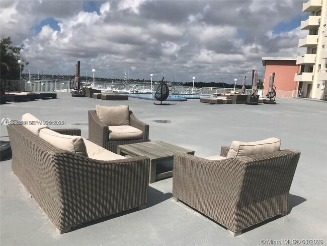 Building Photo - 7904 West Dr