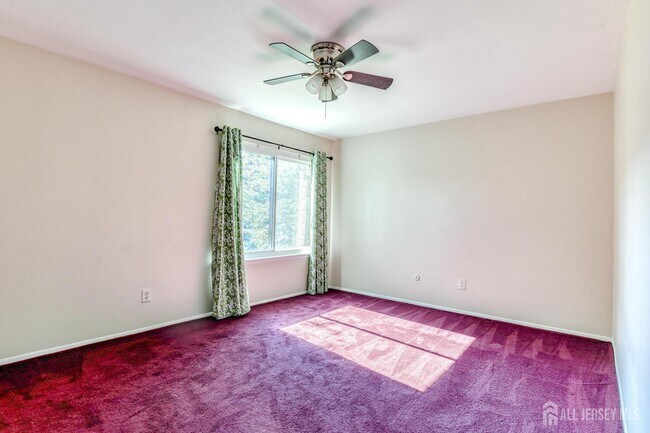 Building Photo - 920 Merritt Dr