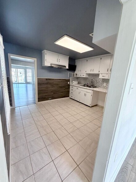 Building Photo - 2736 N Muskingum Ave