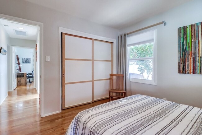 Building Photo - ***VACATION HOME AVAILABLE FROM FEBRUARY 1ST- OCTOBER 31ST*** MONTH TO MONTH