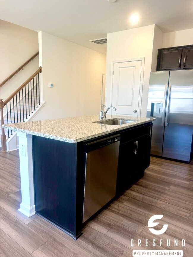 Building Photo - 473 Venetian Dr
