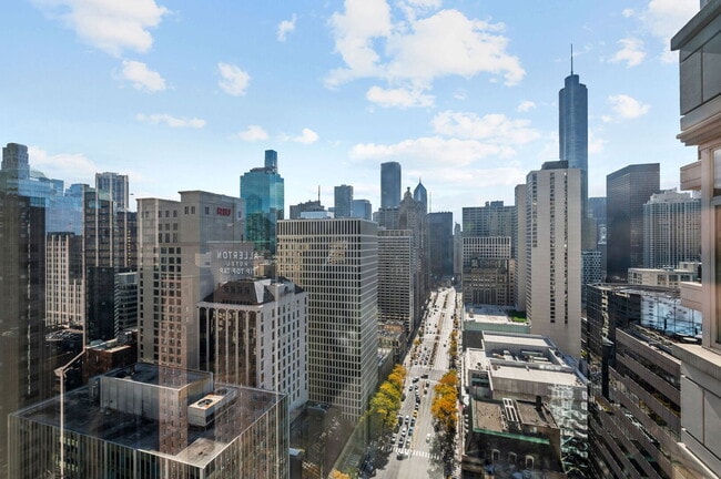 Building Photo - 118 E Erie St