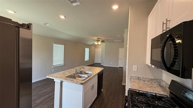 Building Photo - 21703 Meadow Ct