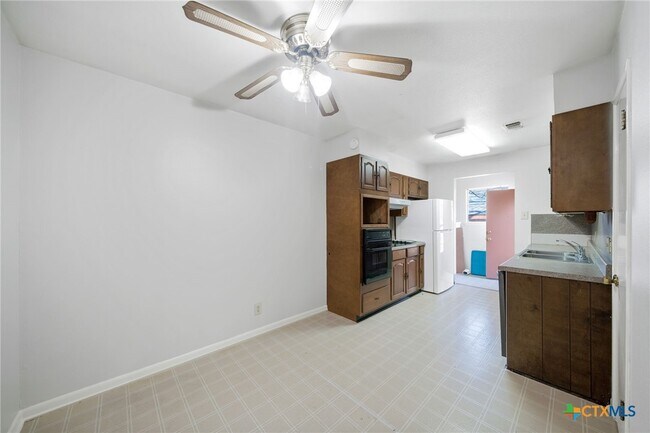 Building Photo - 130 Algarita Rd