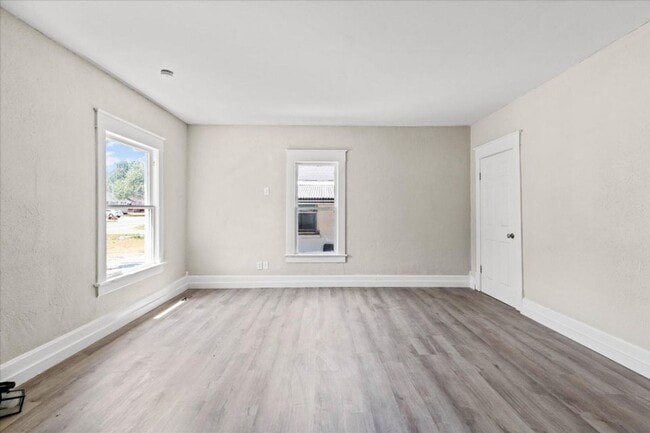 Building Photo - Charming 3 Bedroom, 2 Bathroom Home for Re...