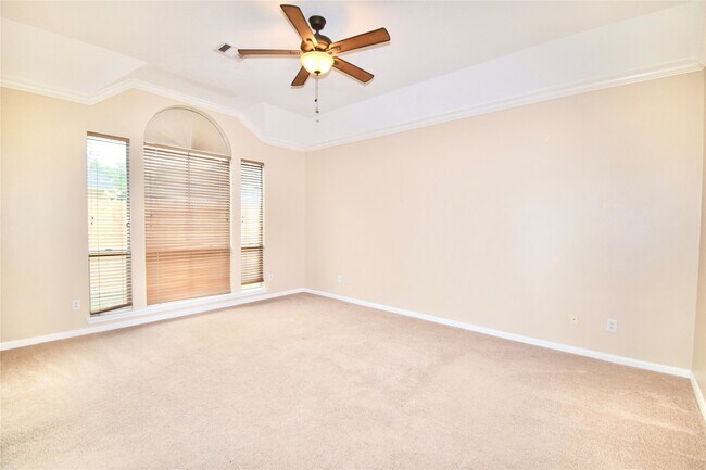 Building Photo - 514 Avery Dr