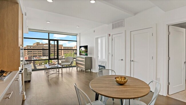 Building Photo - 1947 Vermont Ave NW