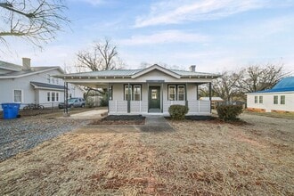 Building Photo - 1703 Lowder St