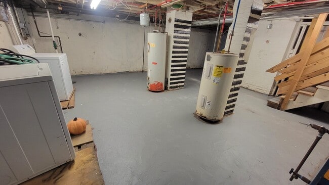 Building Photo - 1530 Pennington Rd