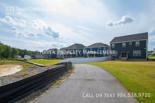 Building Photo - 121 Shadowdale Ln