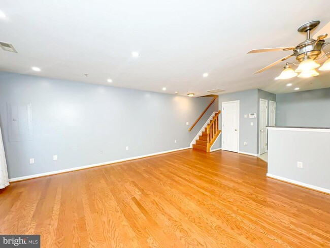 Building Photo - 1632 Briarview Ct