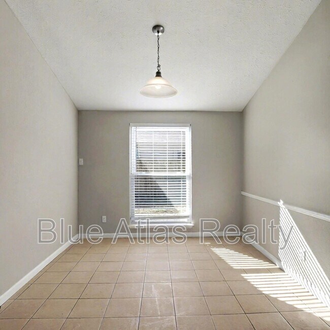 Building Photo - 2614 Crestmoor Ct