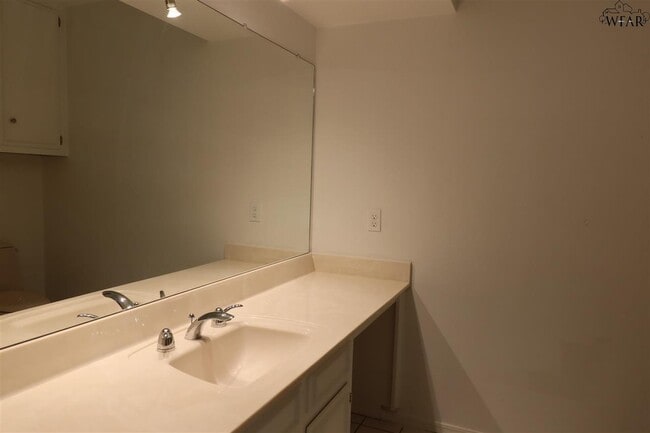 Building Photo - 2314 Randolph Dr