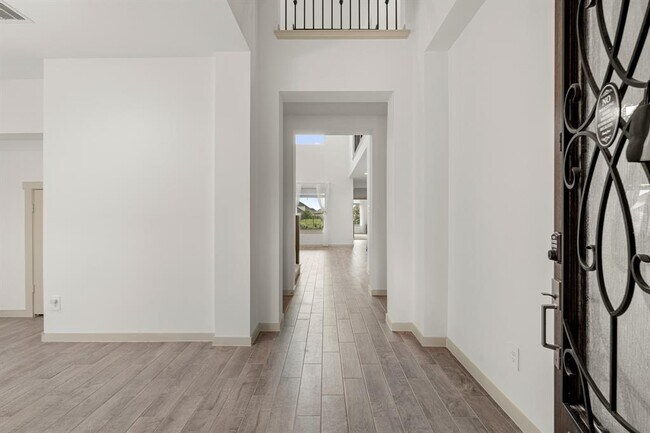 Building Photo - 29335 Red Rocks Pk Dr