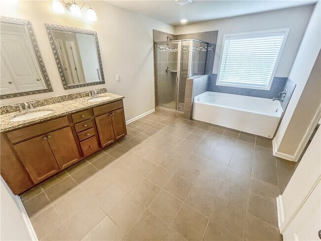 Building Photo - 5840 Zelkova Dr