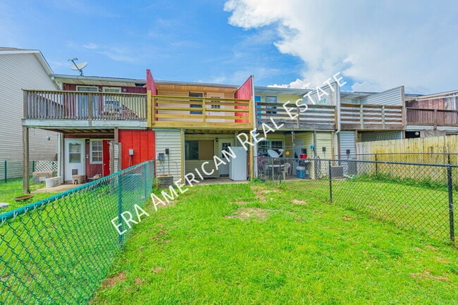 Building Photo - 172 5th Ave