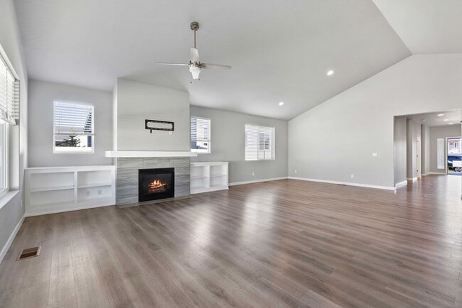 Building Photo - 6931 Dubuis Dr