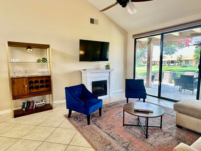 Building Photo - 336 Villena Way