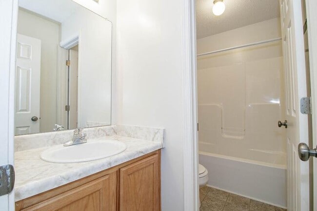 Building Photo - 299-E2 Raleigh Dr