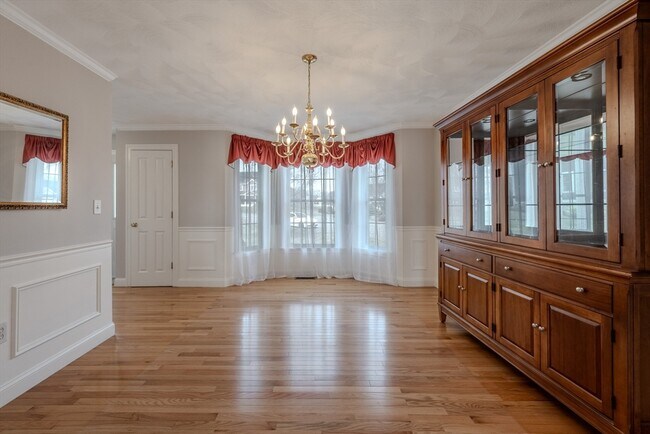 Building Photo - 9 Kettle Way